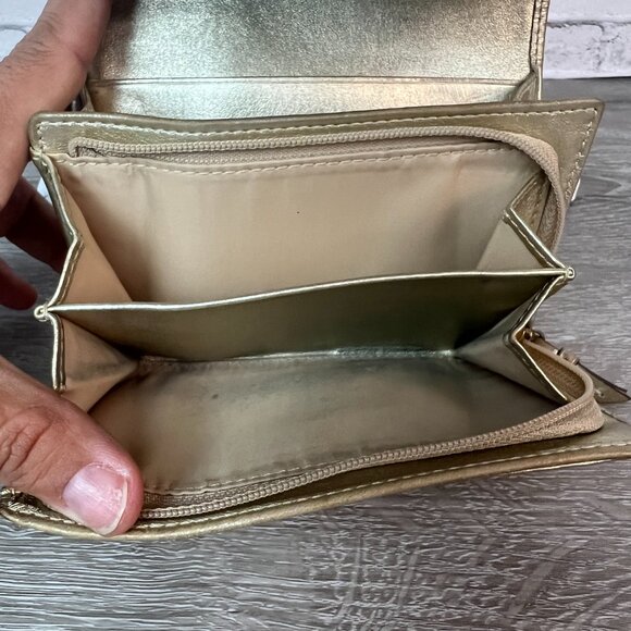 Coach Soho Gold Bi- fold Small wallet - Picture 3 of 6